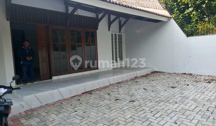Di Sewakan Rumah Siap Huni 2 Lantai di Puri Indah Kembangan Jakarta Barat