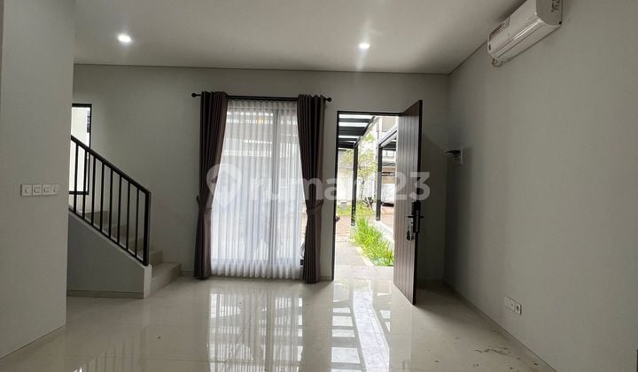 Di Sewakan Rumah Brand New Home di Kebayoran Residence