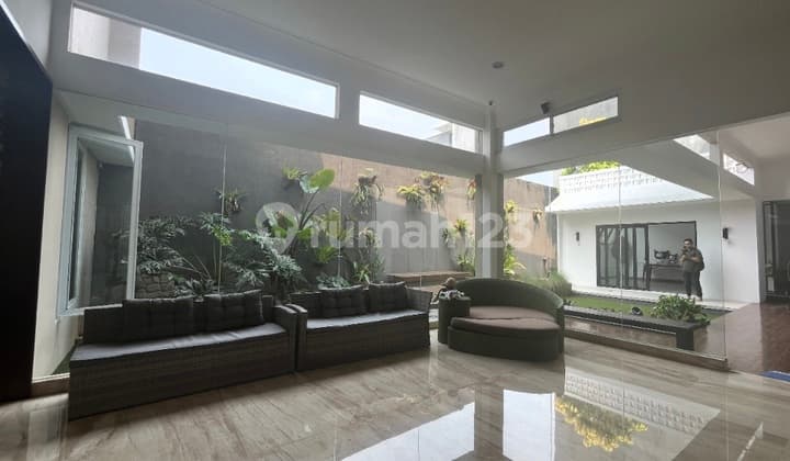 Luxury House in Phg Gading Serpong Tangerang