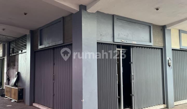 24M Kiosk with Glass Door, Suitable for Small Office. Employee Mess, Warehouse, etc.