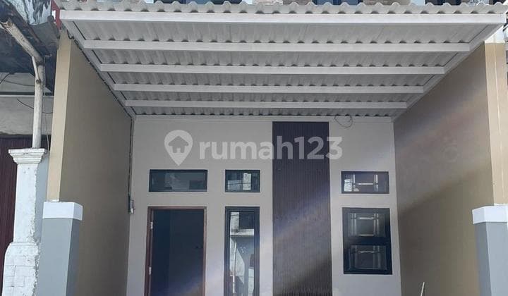 Rumah 2 Lantai Bagus SHM di Harapan Indah, Bekasi
