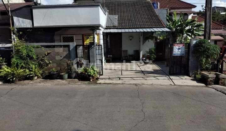 Rumah Strategis di Daerah Taman Galaxy