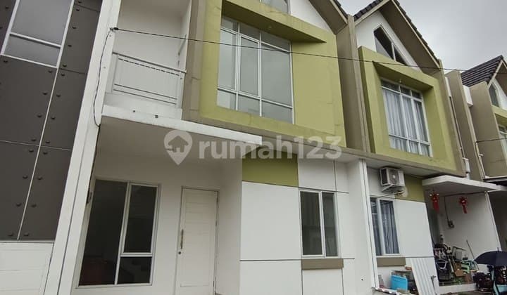 Dijual Rumah di Cluster Vettore Prima Harapan Regency -Rk