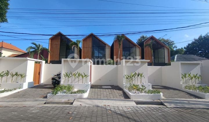 Tropical Modern Villa Berlokasi di Jimbaran