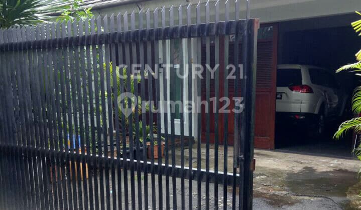 Rumah Untuk Hunian Atau Usaha Di Area Komersil Kebayoran Baru