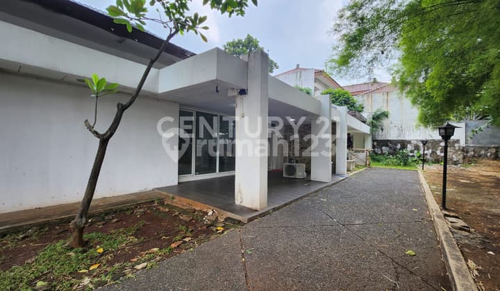 Rumah Untuk Kantor Atau Usaha Lokasi Premium Hanya 900m Dari MRT