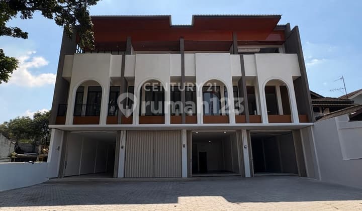 Dijual Ruko 3 Lantai Lokasi Strategis Siap Huni