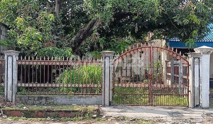 House for Sale with Land Measurement in Kebraon, Surabaya House for Sale with Land Measurement in Kebraon, Surabaya