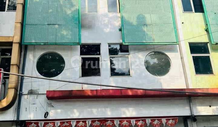 For Sale or Lease 3.5 Story Shop House on Ahmad Yani Street, Surabaya For Sale or Lease 3.5 Story Shop House on Ahmad Yani Street, Surabaya