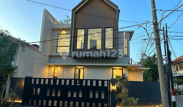 Dijual New Scandanavian Style House ada Rooftop Garden di Babatan Pantai, Surabaya
