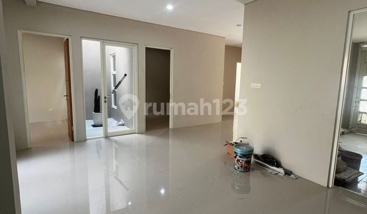 House for Rent in Dukuh Kupang, Surabaya