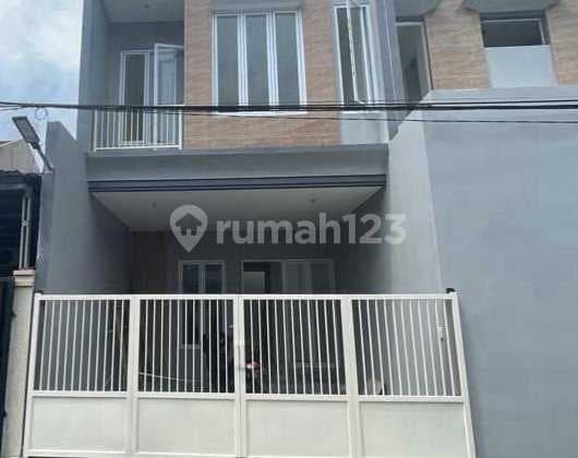 Dijual New Minimalis 2 Lantai Turun Harga di Pondok Tjandra