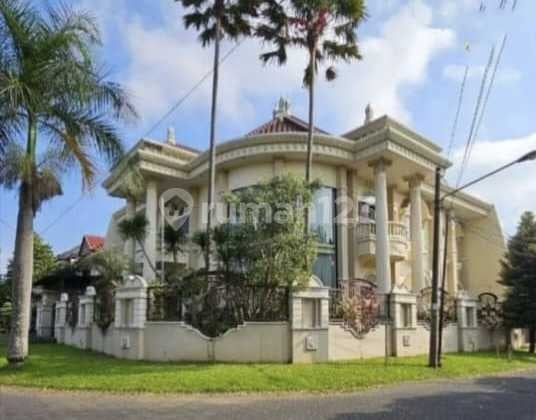 For Sale Luxury Hook House in Araya, Malang