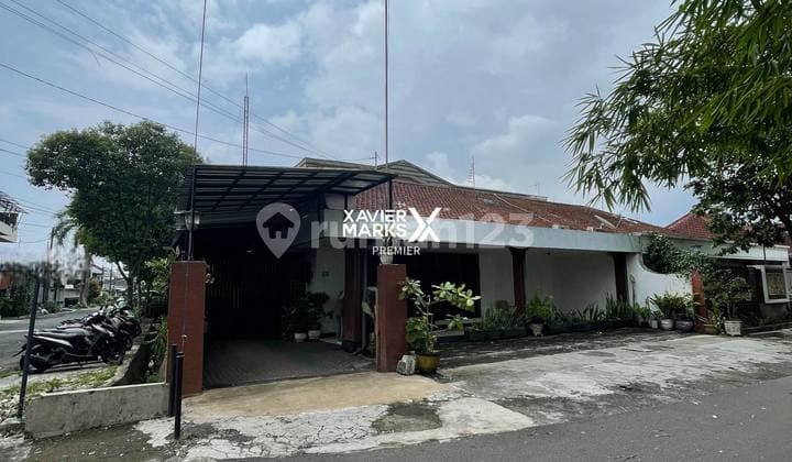 Rumah Hook Bekas Kantor & Cafe Dekat Raya Ijen Dan Langsep Di Jalan Buah² Klojen Kota Malang