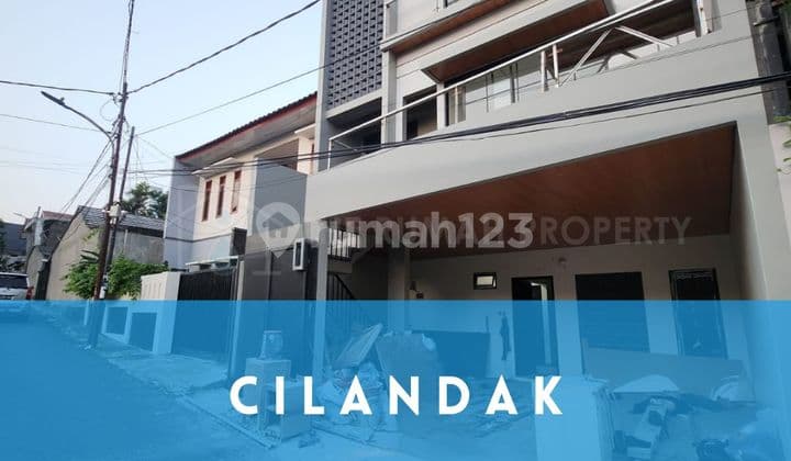 Rumah Baru 3 Lantai Private Pool Desain Modern Cilandak.