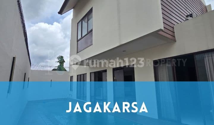 Rumah Tropis Furnished Private Pool Jagakarsa Dalam Townhouse