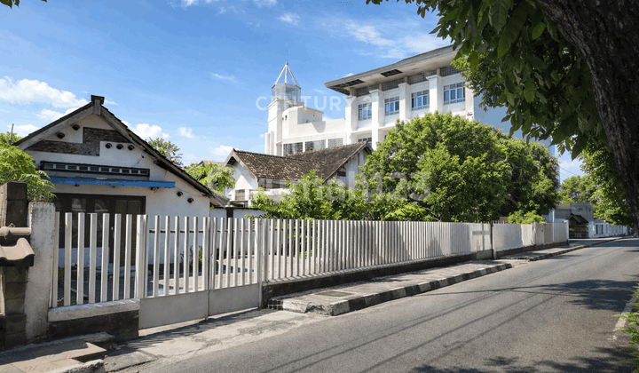 Rumah Heritage Kotabaru Cocok Cafe Luas Parkir Besar