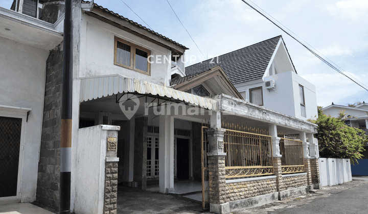 Rumah 2 Lantai Dalam Perumahan Dekat Kampus Uii Jalan Kaliurang