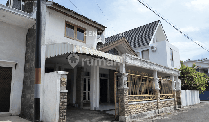 Rumah 2 Lantai Dalam Perumahan Dekat Kampus Uii Jalan Kaliurang