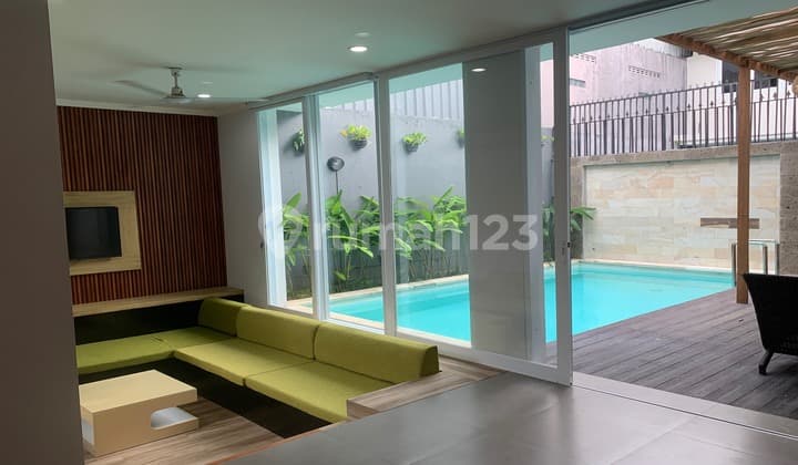 4BR NEWLY RENOVATED VILLA IN ONE GATE CLUSTER JIMBARAN