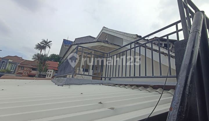 Rumah 3 lt Dijual di Puri Cinere Dekat Rs Puri Cinere