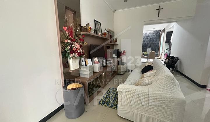 A Very Well-Maintained and Move-In Ready Cozy House in Taman Kopo Indah 5 Sommerville