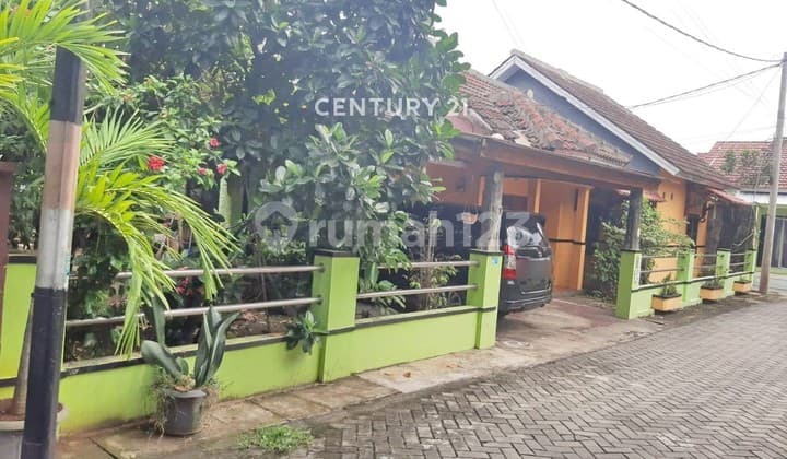 Hunian Bagus Hook Bumi Rakata Asri Ada Teras Belakang