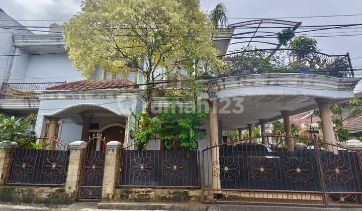 Dijual Rumah 2 Lantai Siap Huni dekat Mall Galaxy Bekasi