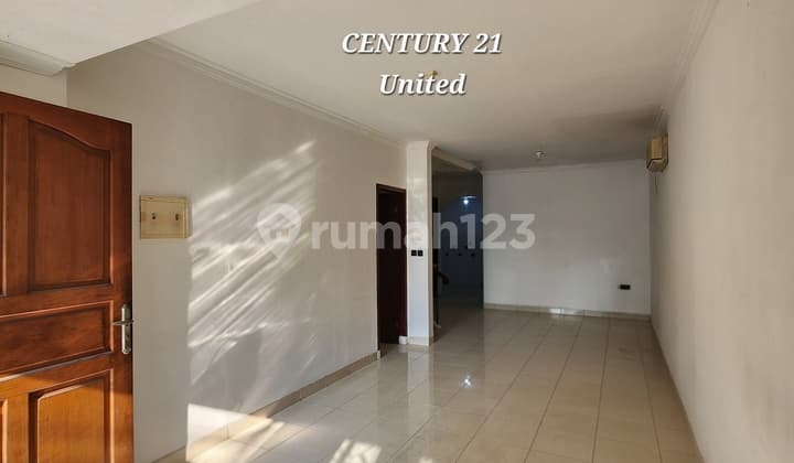 2-Storey Townhouse 6x20 (Fully Renovated) in Kelapa Gading, North Jakarta