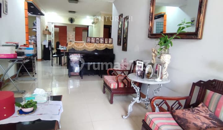 Rumah Tinggal 2 Lantai Akses Jalan Lebar di Kelapa Gading R2052
