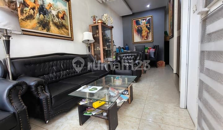 Rumah Bagus Dan Modern Di Puloasem Jakarta Timur S8676