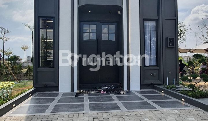 Rumah Type Grand Lyndon Di Barat Surabaya. Gate Perumahan Wilayah Surabaya Cluster Nya Ikut Wilayah Gresik. Rumah 2 Lantai Di ******** Raya Memganti
