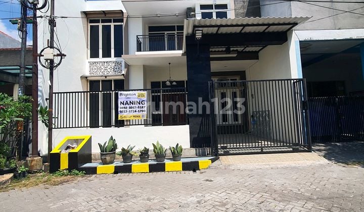 Dijual Rumah 2 Lantai Semi Furnished Dengan 4 Kamar Tidur Ac Terpasang Di Puri ******** Pagesangan Taman.sidoarjo Sebelah Masjid Al Akbar Surabaya