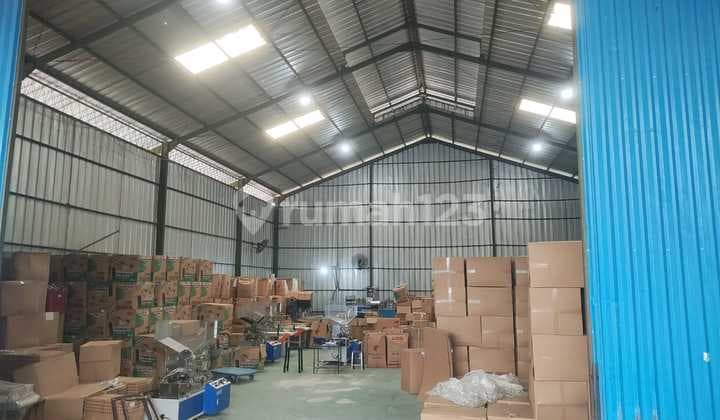 Warehouse for Rent in Cipondoh, Area 800 M2, Includes Office & Can Accommodate 40 Ft Container, Price 380 Million /Year