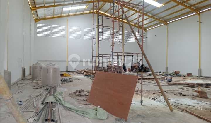 Disewakan Gudang Cipondoh | Luas 800 m2 (40x20) | Listrik 5500 | 2 KM | Bebas Banjir | Available Feb 2026 | Harga 400 jt / thn