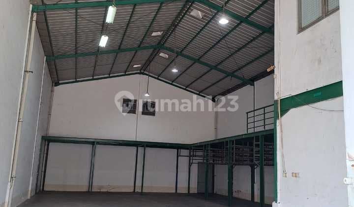 For Rent Arcandia Warehouse, Daan Mogot | Area 432m2 (12 x 36) | Water Supply (PAM) | Electricity 5500 W | Includes Office (6x6) | 2 Floors | Price 285 million / year