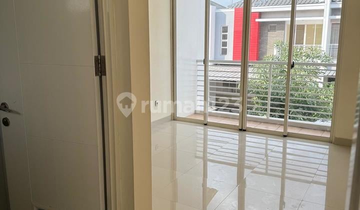 For Sale Greenlakecity House, West Coast Cluster | Size 8x18, 3+1 Bedrooms, 3+1 Bathrooms, SHM (Freehold Title), Price 3.5 Billion