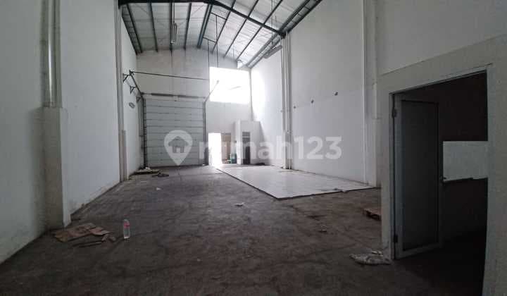 Disewakan Gudang Bizpark Daan Mogot | Uk. 9x24 | Ada Office & Kamar Mandi | Hadap Selatan | Harga 220 jt / thn