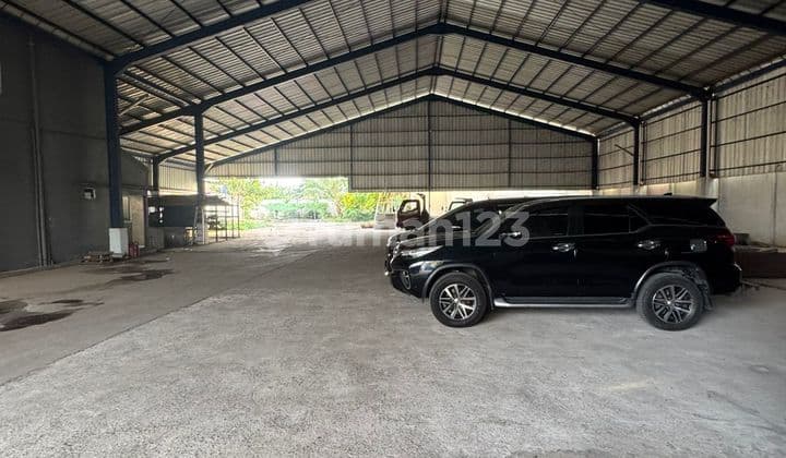 Dijual & Disewakan Ex Gudang Besi, Cipondoh | Luas 2500 m2 (Uk. 6 x 20) | SHM | Ex Gudang Besi, Ada 1 Ruko | Air Tanah | Hadap Utara | Harga Jual 50 M Nego | Harga Sewa Gudang Saja 1 M / thn Nego | Harga Sewa Gudang + Ruko 1,2 M / thn Nego