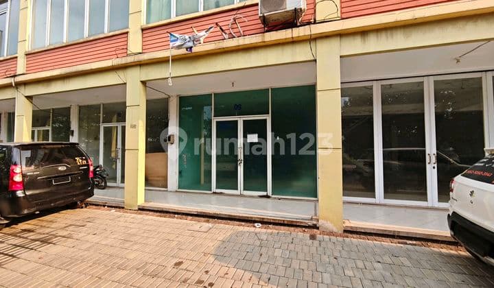 For Sale 2-Story Shop House in Warehouse Complex Strategic Location