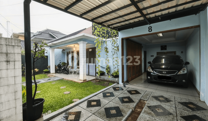 Dijual Rumah 2 Lantai Luas Tanah 252m² Dukuh Zamrud