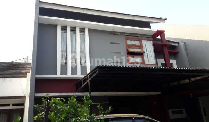 Rumah 2 Lantai Lokasi Stategis di Buah Batu Town House