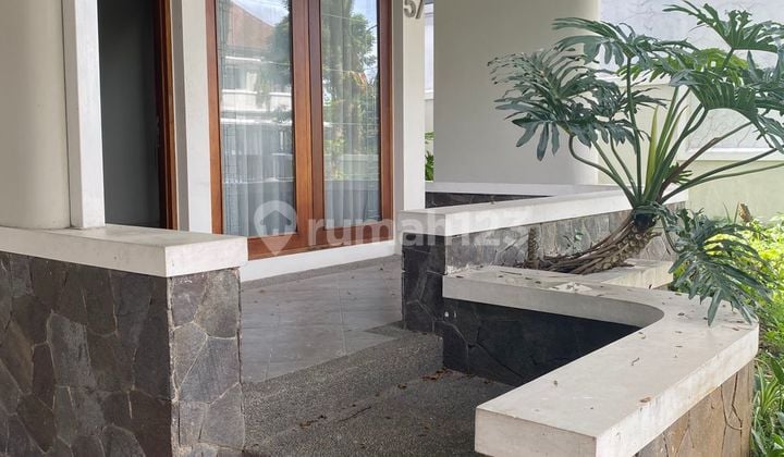 Rumah Luasan Besar Super Nyaman Siap Huni