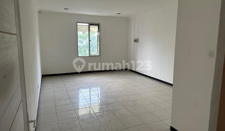 Ruko Siap Pakai Lokasi Strategis di Karapitan