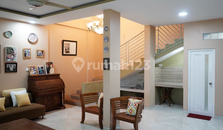 Disewa Rumah Pondok Cabe 3 Lantai Private Pool Unfurnished SHM