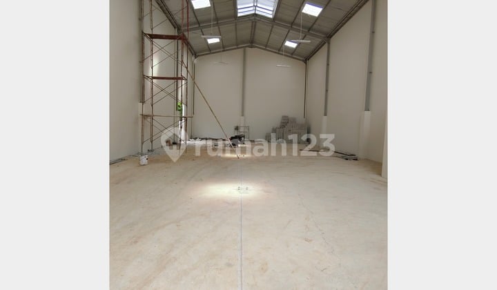 Selling New Multipurpose Industrial Warehouse 218 Meters in Pulogadung, East Jakarta