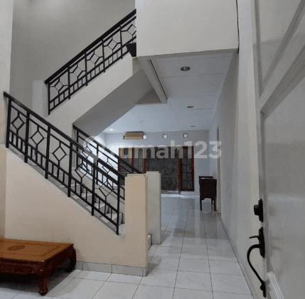 Dijual Rumah Bagus Taman Surya SHM 2 Lantai Jakarta Barat