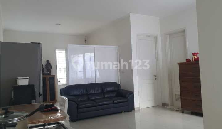 Dijual Rumah SuvarnaSutera 2 Lantai SHM Furnished Tangerang