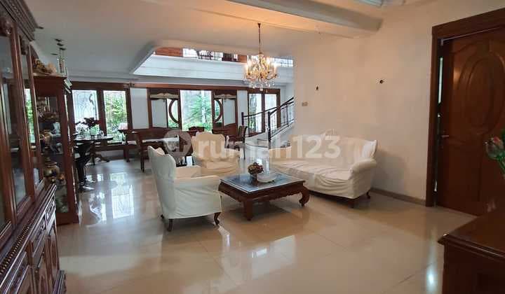 jual Rumah Bintaro Sektor 3 SHM 2 Lantai Semi Furnished Classic