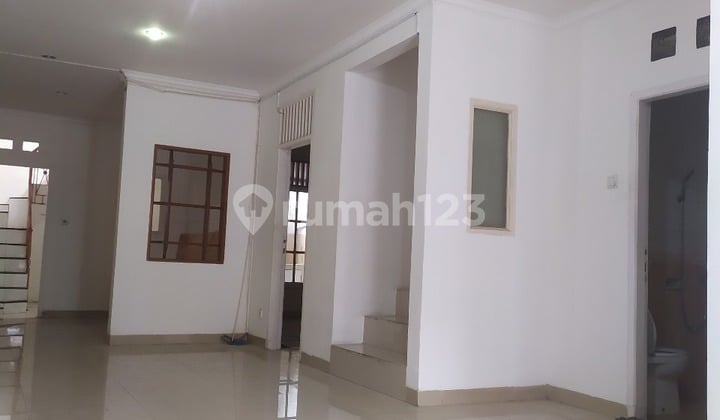 For Rent 2-Story 200 Meter Pondok Indah House Unfurnished South Jakarta